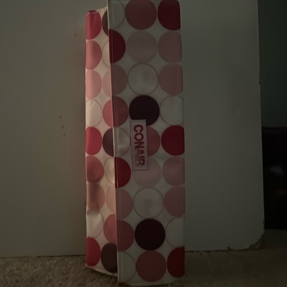 Conair polka dot flat iron travel holder